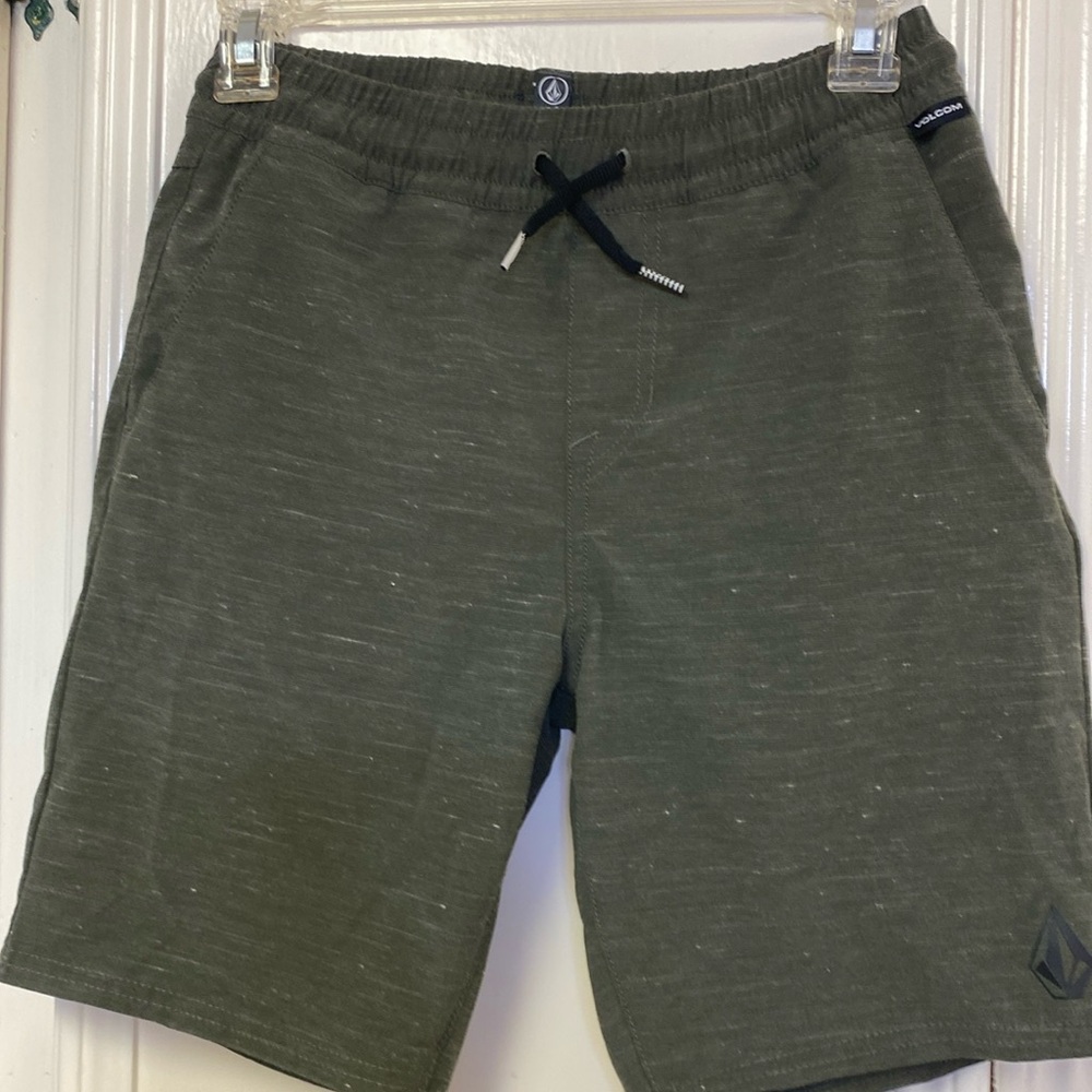 Boys size 10 Volcom understoned elastic waist quick dry shorts